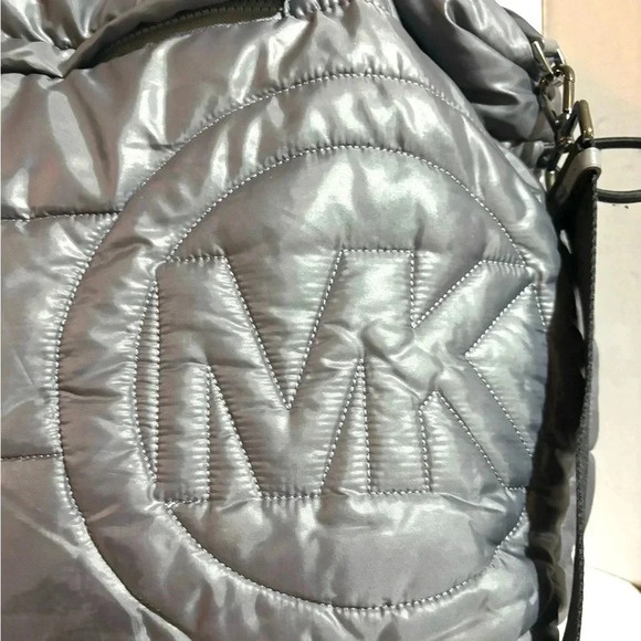 Michael kors Rae large heather gray nylon quilted  drawstring tote bag - Picture 4 of 14